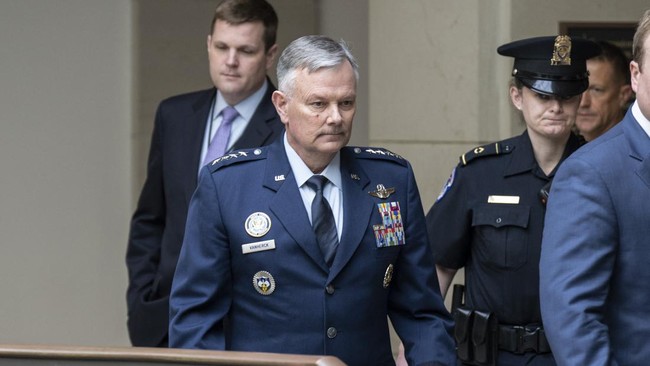 NORAD AS dan Kanada menyatakan sulit meraih benda yang berhasil ditembak jet tempur mereka.