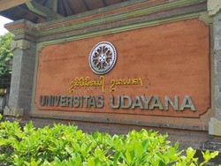 Ratusan Mahasiswa Baru Unud Dikutip Biaya SPI Tak Berizin