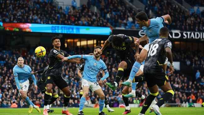 Manchester City unggul 3-0 atas Aston Villa di babak pertama pada pekan ke-23 Liga Inggris di Stadion Etihad, Minggu (12/2).