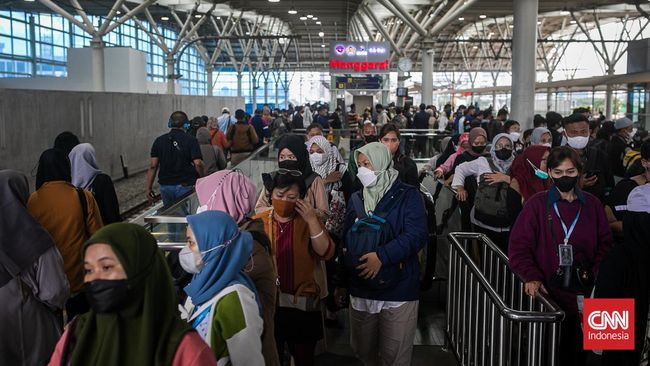Tips sederhana agar perjalanan kerja dengan kereta atau bus kota tetap terasa nyaman dan minim stres.