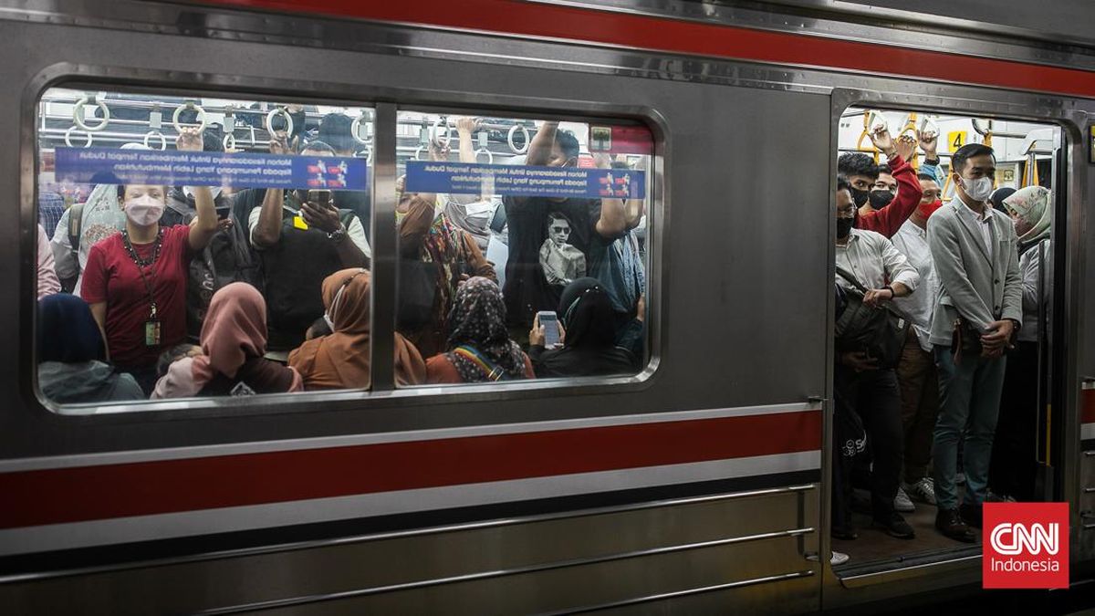 Anita Pemilik Tumbler Tuku yang Hilang di KRL Kini Dipecat