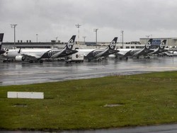 Pilot Jadi Pahlawan Bagi Traveler yang Hampir Gagal Nikah