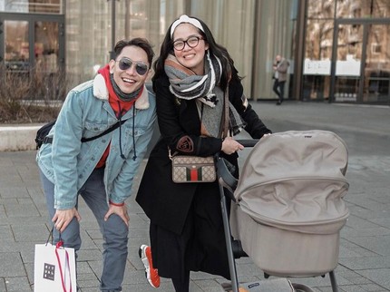 7 Potret Gracia Indri dan John Martin Hangout Bareng, Baby Nova Curi Perhatian