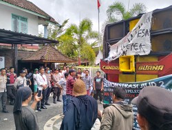 Kades Ungga Kembali Didemo Buntut Minta Foto Bugil Warganya