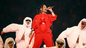 Fan Rihanna Harap Sabar, Belum Ada 'Hilal' Album Baru
