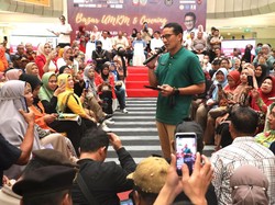 Dorong Geliat UMKM Sulsel, Sandiaga Buka Sentral Oleh-oleh Makassar