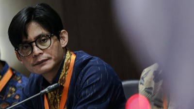 KPU menyebut dalam rapat bersama pihaknya memberikan evaluasi kepada semua timses, termasuk kepada TKN soal aksi Gibran saat debat pertama.