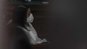 Sorak Gembira Pengunjung Sidang Kala Putri Divonis 20 Tahun Bui
