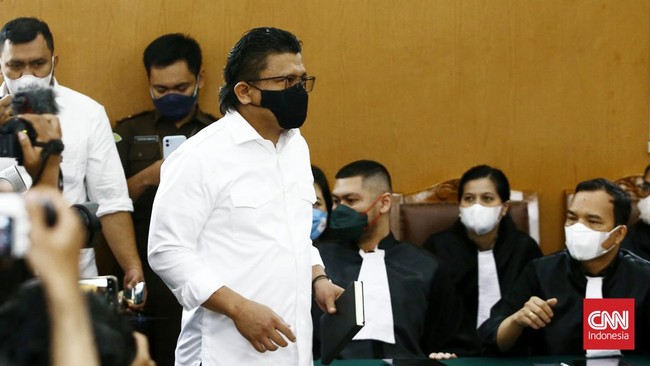 Kapuspenkum Kejagung mengatakan jaksa akan menghadapi proses hukum bahkan bila berlanjut sampai mahkamah agung.