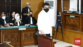 Reaksi Sambo Usai Divonis Mati: Diskusi dengan Pengacara, Lalu Bungkam