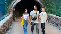 <p>London Abigail yang sudah remaja cukup jarang tersorot publik, nih. Ia bahkan tak memiliki akun Instagram seperti sang kakak. (Foto: Instagram @adilladimitrihardjanto)</p>