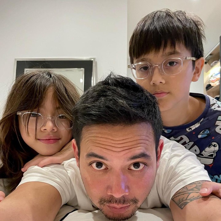 <p>London Abigail Dimitri sangat dekat dengan sang ayah, nih. Beranjak remaja, ia masih lengket dan sering menghabiskan waktu bersama sang Ayah. (Foto: Instagram @adilladimitrihardjanto)</p>