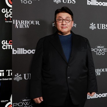 Karyawan HYBE Bocorkan Isi Meeting soal SM, Lee Soo Man Total Angkat Kaki