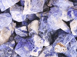 Beberapa Pantai di Dunia Berpasir Biru Aneh