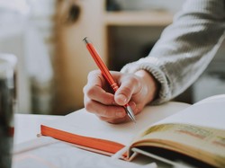 5 Contoh Biografi Diri Sendiri Singkat dan Cara Membuatnya