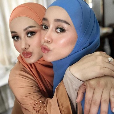 Foto Bareng Lesti, 7 Potret Make Up Dinda Hauw Dihujat Tangan & Muka Beda