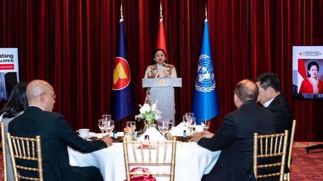 Ketua DPR RI, Puan Maharani, mengajak diaspora RI untuk berperan aktif menyukseskan pemilu 2024 pada kunjungannya ke PTRI New York.