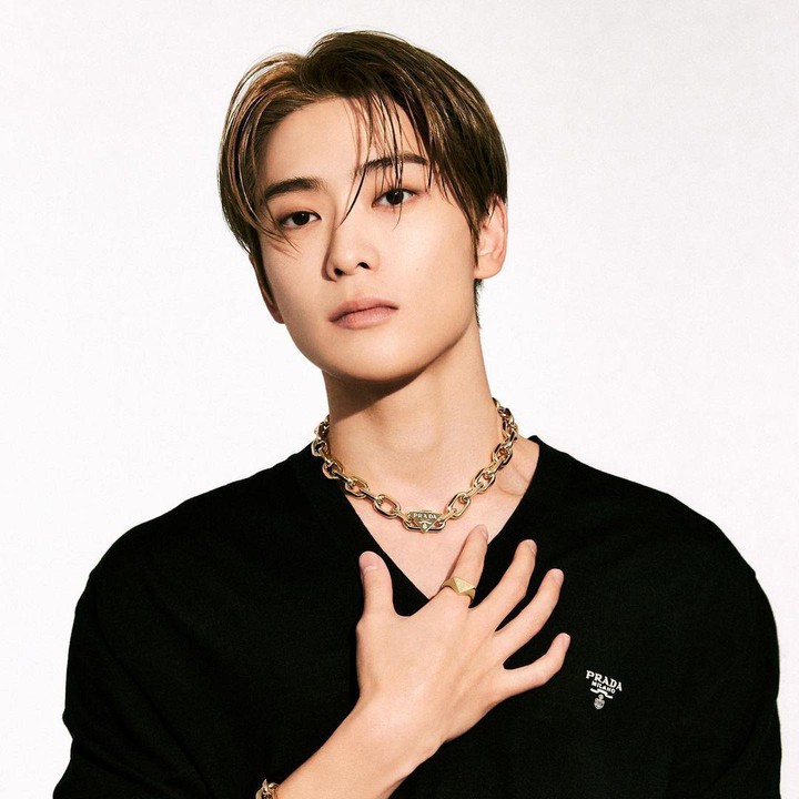 <p>Para penggemar, yakni NCTZen, menyebut Jaehyun sebagai <em>Valentine Boy</em>. Bukan tanpa alasan, ini karena pria yang kini berusia 26 tahun tersebut lahir pada 14 Februari 1997. (Foto: Instagram @_jeongjaehyun)<br /><br /><br /></p>