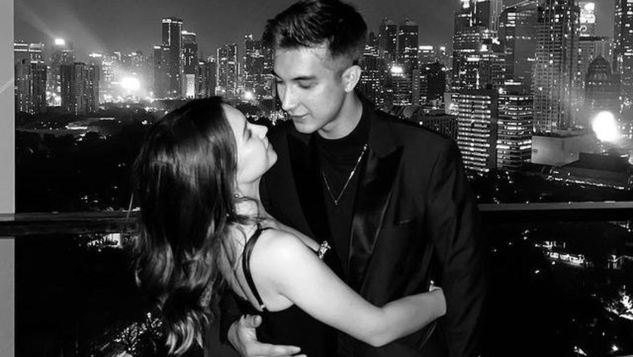 Junior Roberts dan Sandrina Michelle