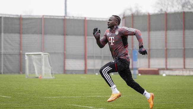 Penyerang Bayern Munchen Sadio Mane mengirim sinyal bermain di Arab Saudi setelah mengaku ingin berkarier di negara Muslim.