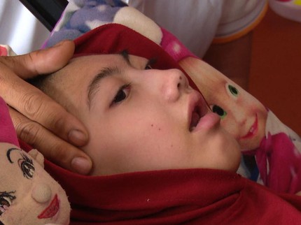 Mutia, Gadis Penderita Cerebal Palsy yang Bergantung dari Ayah Penjahit