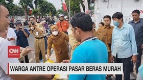 VIDEO: Ratusan Warga Serbu Operasi Pasar Beras Murah