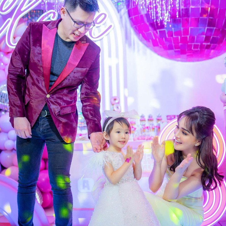 <p>Pertambahan umur Claire turut menjadi kabar bahagia bagi netizen. Tak sedikit dari mereka yang mendoakan agar Claire tumbuh menjadi anak yang cerdas dan sehat. (Foto: Instagram: @shandyaulia)</p>