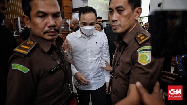 FOTO: Vonis 13 Tahun Bui untuk Ricky Rizal dalam Kasus Brigadir J