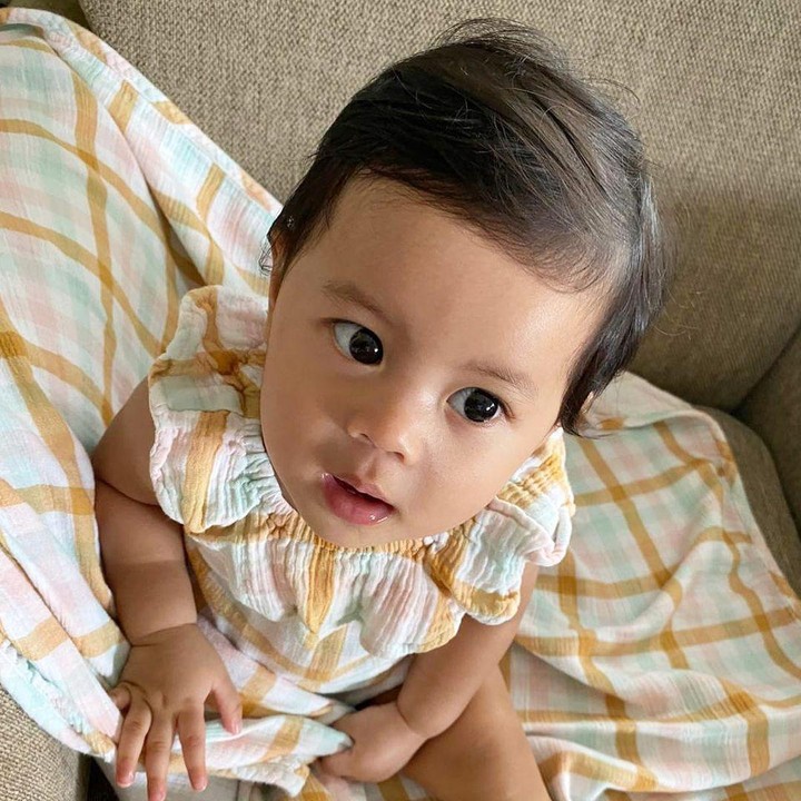 <p>Gista Putri dan Wishnutama sudah dikaruniai seorang putri dari pernikahan mereka di 2015 silam. Gadis kecil mereka, Salima Putri Tama, lahir pada 15 November 2019 lalu, Bunda. (Foto: Instagram @gistaputri)</p>