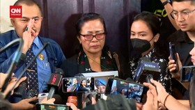 VIDEO: Ibunda Yosua Lega Kuat Ma'ruf Divonis 15 Tahun Penjara