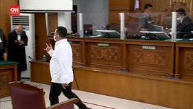 VIDEO: Salam Metal Kuat Ma'ruf Setelah Divonis 15 Tahun Penjara