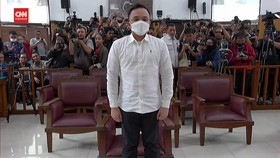 VIDEO: Detik-detik Ricky Rizal Divonis 13 Tahun Penjara