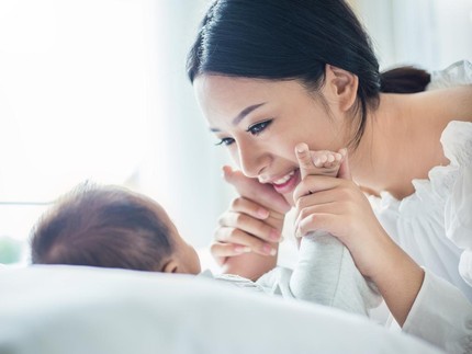 Ternyata Begini Tahapan Bayi Baru Lahir Mengenali Bunda