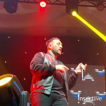 Dukungan Penggemar Saat Satu Personel Blue Kurang Fit di Panggung