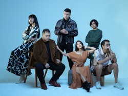 Lirik Terbuang Dalam Waktu Soundtrack Film Sore Lengkap Chord dan Maknanya