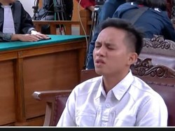 Bharada Richard Eliezer Menangis Usai Divonis 1,5 Tahun Penjara