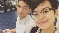 <p>Eva Celia juga melalui transformasi yang panjang sejak kecil hingga dewasa. Ia pernah tampil dengan potongan rambut <em>pixie cut</em> yang membuatnya terlihat lebih <em>boyish.</em> (Foto: Instagram @indralesmana)</p>