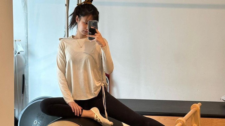 idol kpop pilates