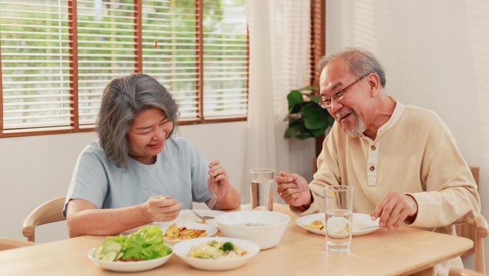 Ilustrasi Sarapan Lansia