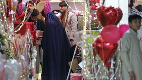 Taliban Larang Valentine di Afghanistan, Sebut Budaya Kristen