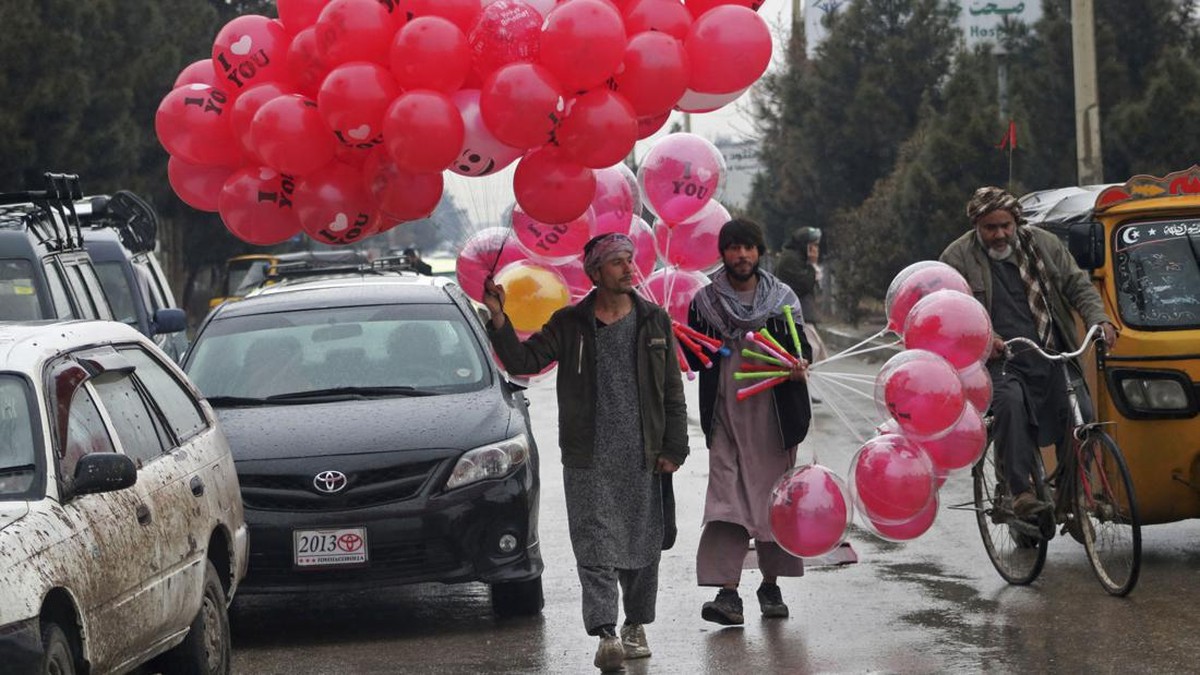 FOTO: Larang Rayakan Valentine, Taliban Bikin Penjual Bunga Patah Hati