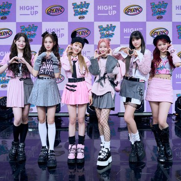 Lirik Lagu Teddy Bear - STAYC