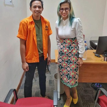 8 Gaya Nyentrik Liza Djaprie Psikolog Bharada E yang Jadi Saksi Meringankan