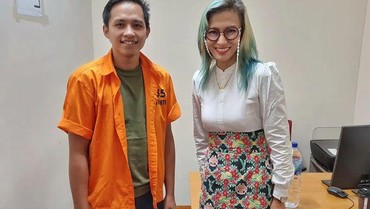 img-title 8 Gaya Nyentrik Liza Djaprie Psikolog Bharada E yang Jadi Saksi Meringankan