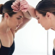 Studi Ungkap Perempuan Bisa Kritik Diri Sendiri hingga 8 Kali Sehari