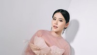 <p>Melisa berharap&nbsp;ia dan janin dalam kandungan selalu diberikan kesehatan. "Sehat2 terus ya, our little SUPERstar," tulis Melisa dalam akun Instagram miliknya. (Foto: Instagram @melisahart_)</p>
