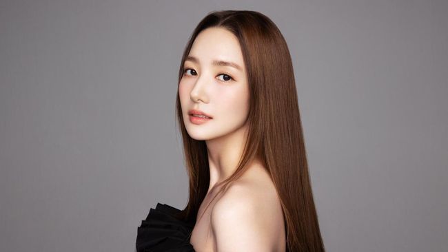 Park Min-young dikabarkan dilarang ke luar negeri karena akan dimintai keterangan lebih lanjut atas kasus mantan kekasih, Kang Jong-hyun.