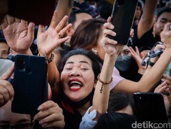 Ragam Ekspresi Pendukung Eliezer Dengar Vonis 1,5 Tahun Bui