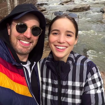 Fakta-fakta Pernikahan Chris Evans, Istri Lebih Muda 16 Tahun