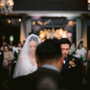 8 Momen Pemberkatan Roy Sungkono & Michelle Tahalea